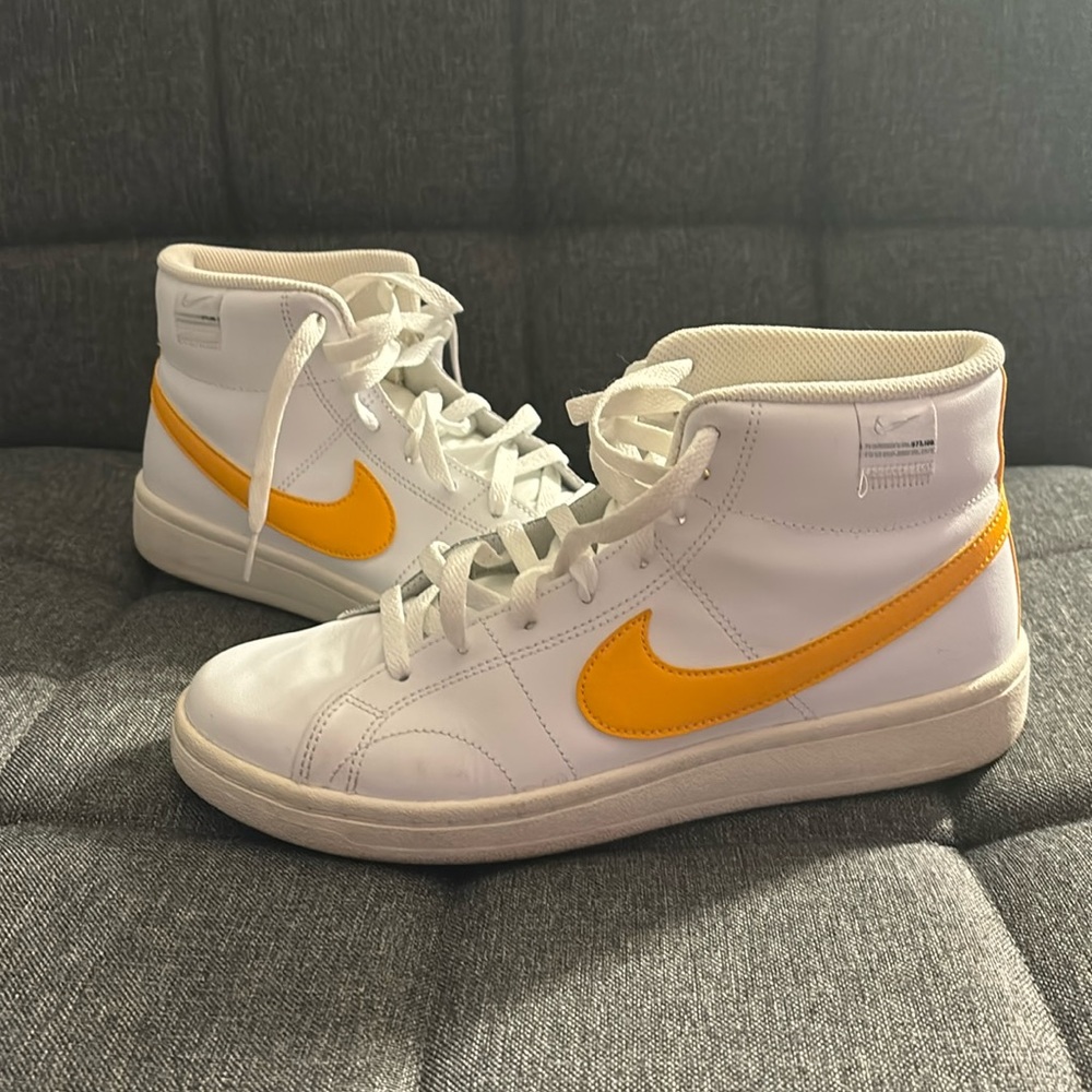 Wore only a few times!! Good quality!